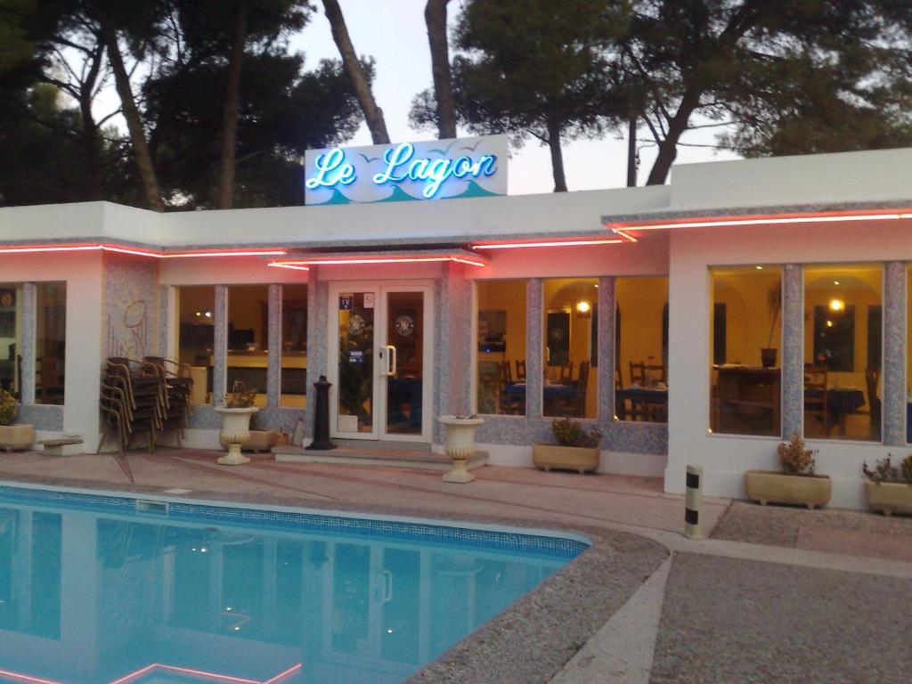 Cit'Hotel Le Mirage 이스틀 외부 사진